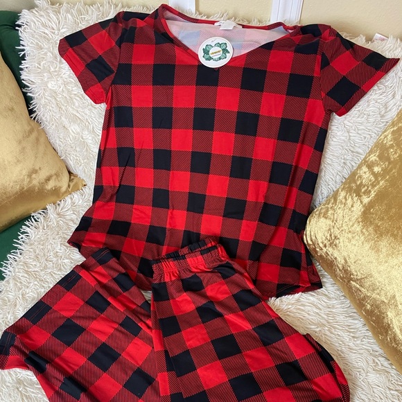 Pajamas set (New With Tags) - Picture 1 of 2